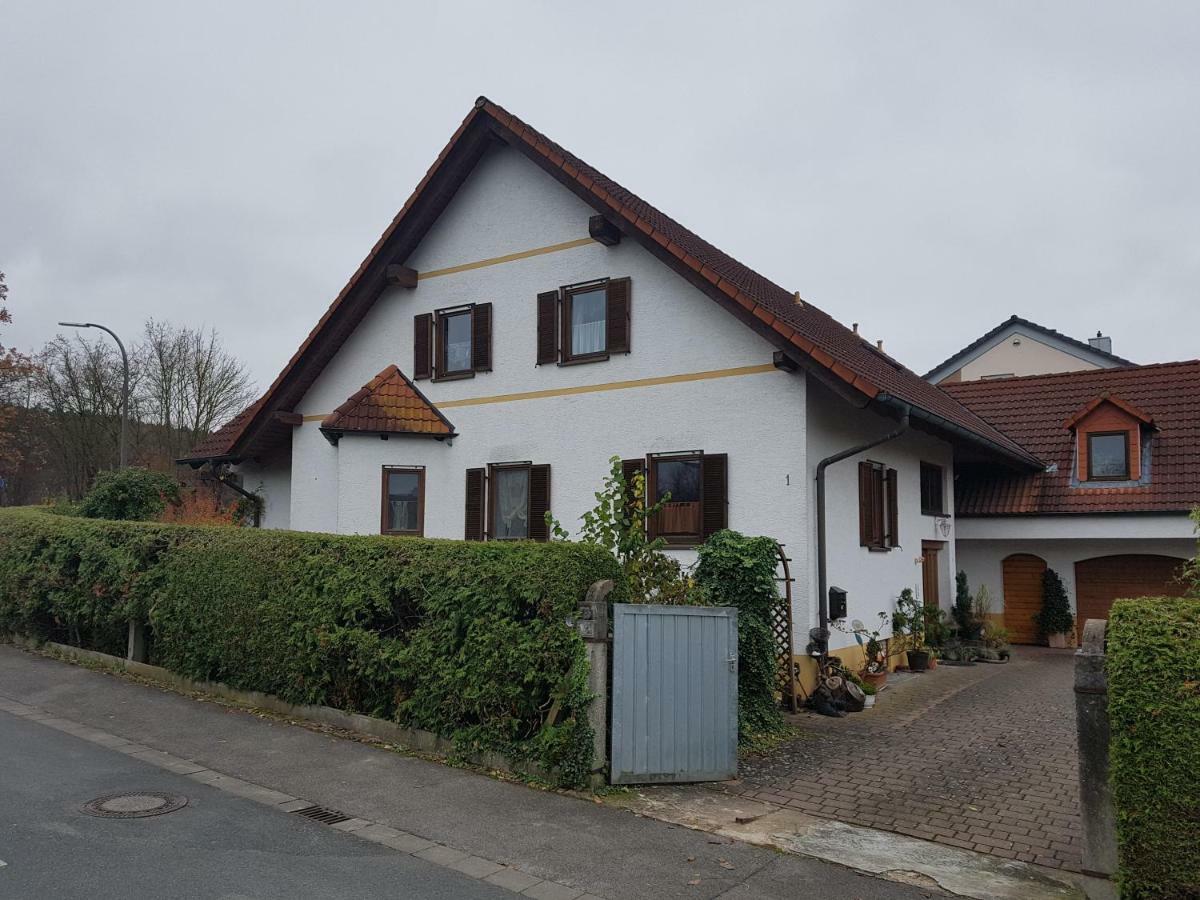 Ferienwohnung Schuetz Гіршайд Екстер'єр фото